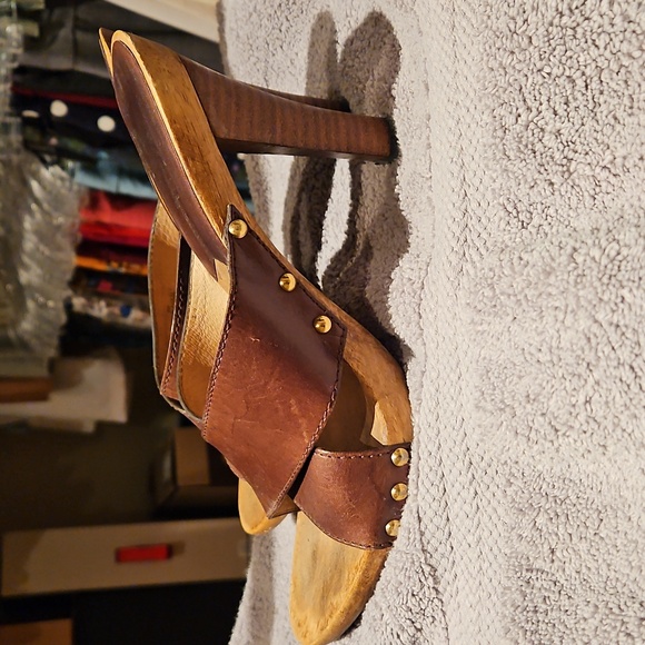 Michael Michael Kors wood leather heels size 8 sandals - Picture 3 of 8